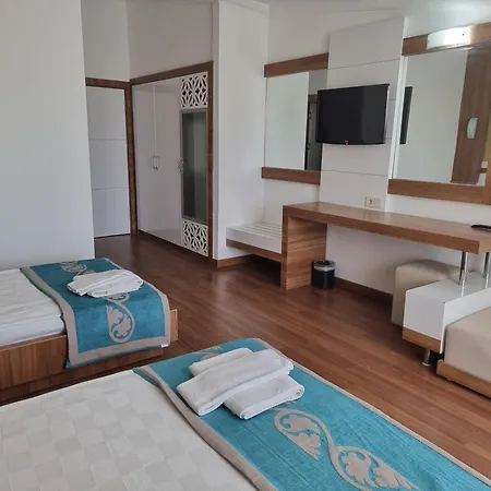 Luca Hotel 4*